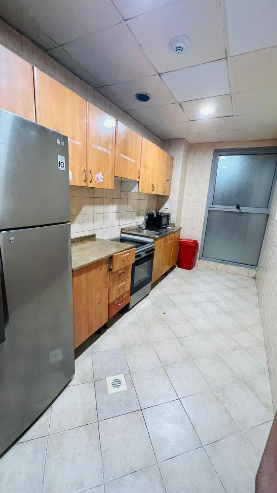 Homestay Nicest Partition In Barsha Heights Near Internet Metro *