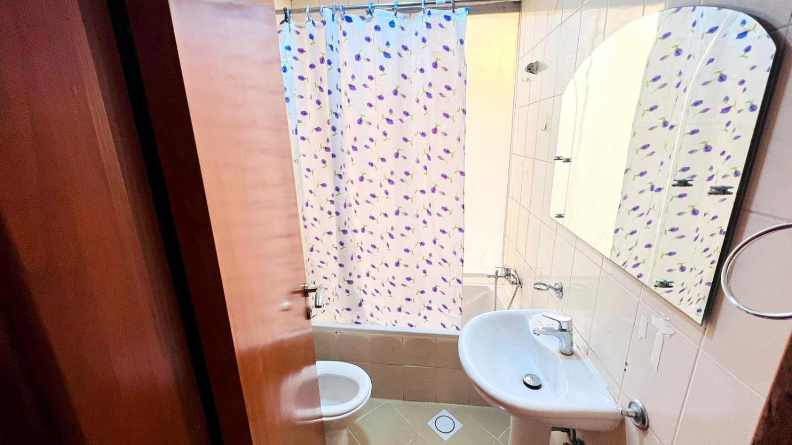 Nicest Partition In Barsha Heights Near Internet Metro Homestay *
